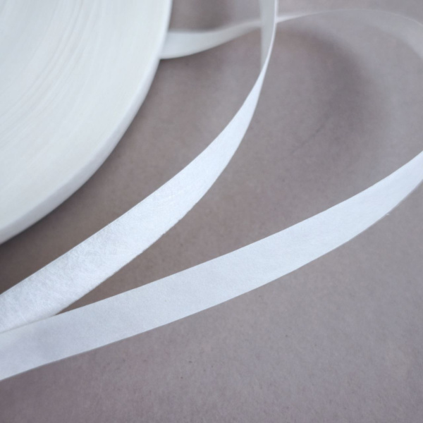 Лента флизелиновая (на бумаге) ZG 703 T10 L100 белый 1см